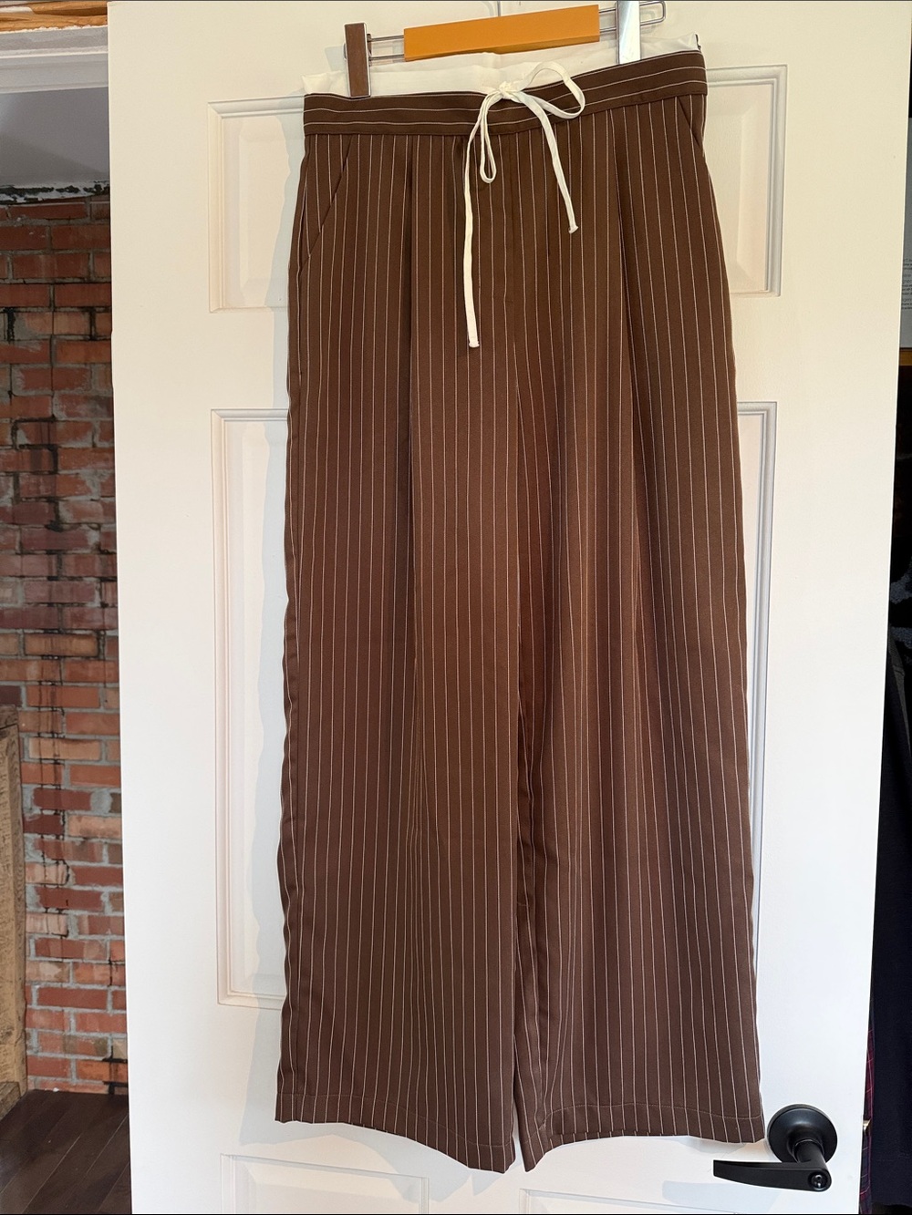 DAZY Brown Pinstripe Wide Leg Drawstring Pants - Size L